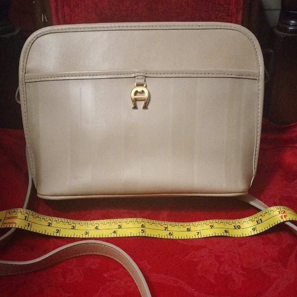 Vintage Etienne Ainger Beige Crossbody Bag